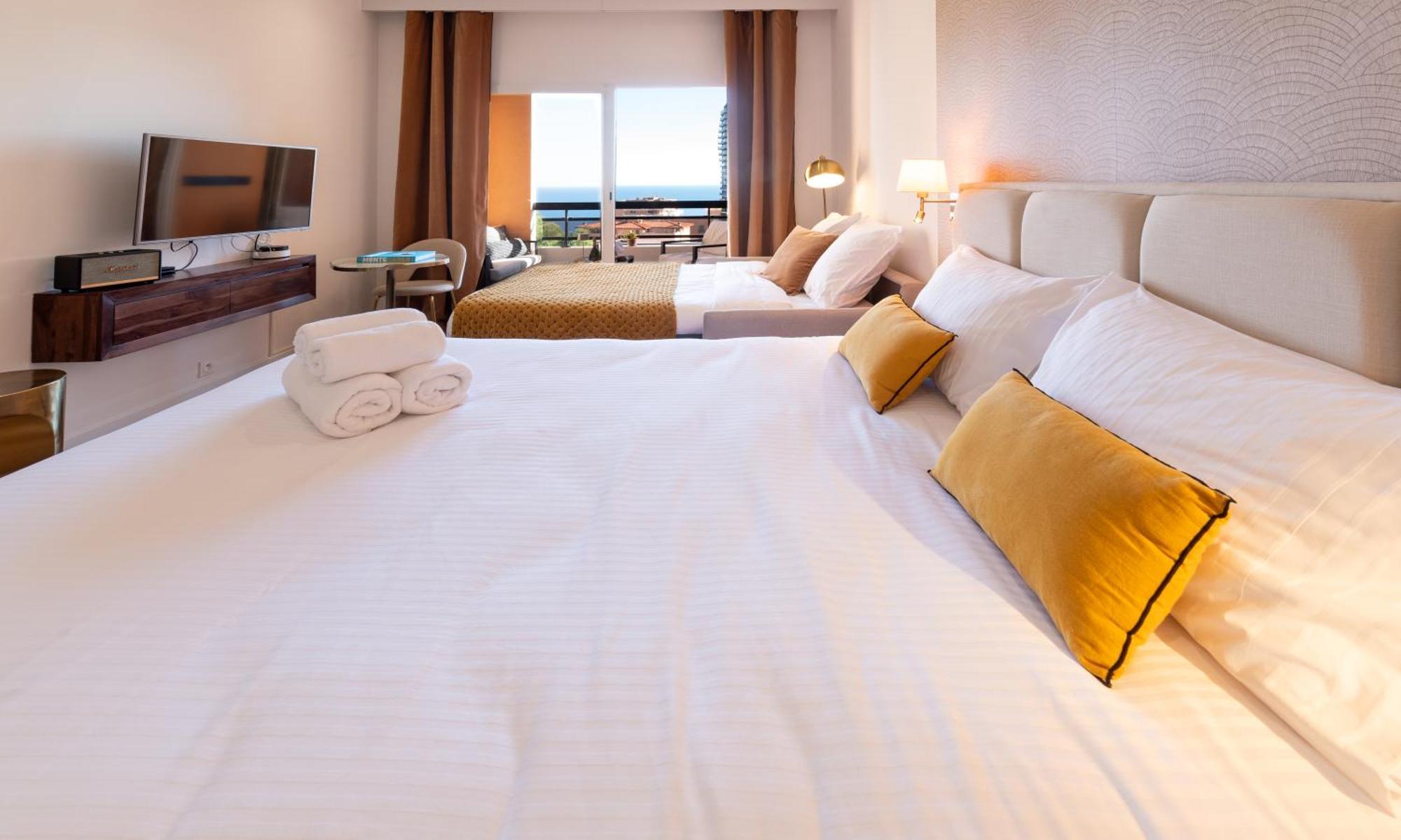 Monaco Border Luxury Suite - Sea View - Pool Босолей Екстер'єр фото