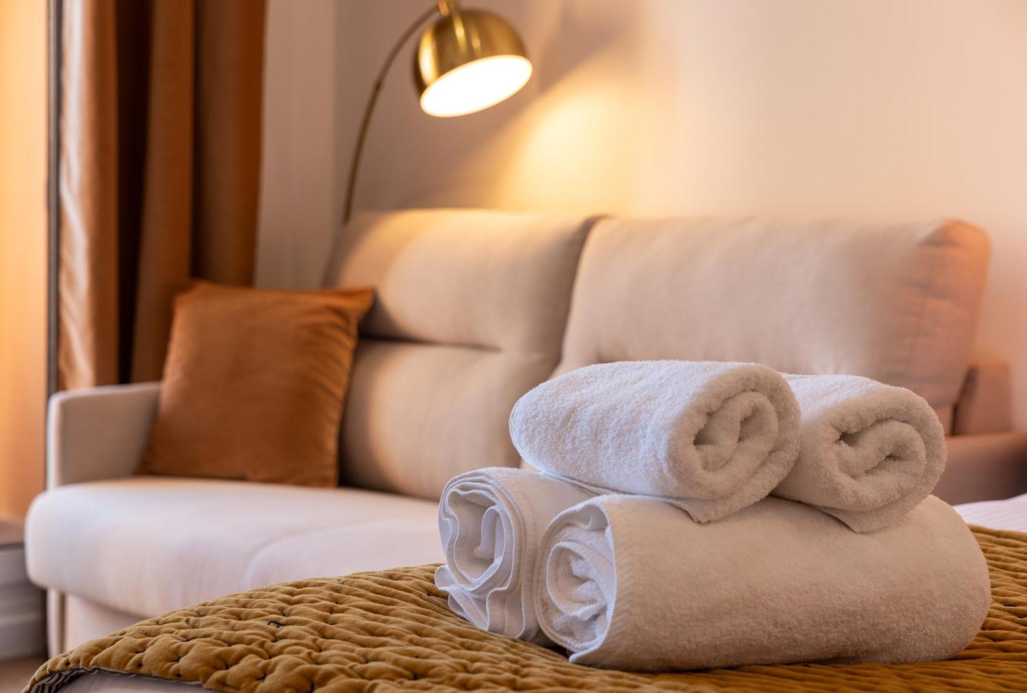 Monaco Border Luxury Suite - Sea View - Pool Босолей Екстер'єр фото